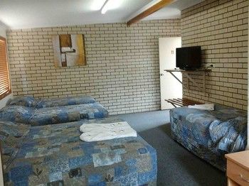Emerald Tower Motor Inn المظهر الخارجي الصورة