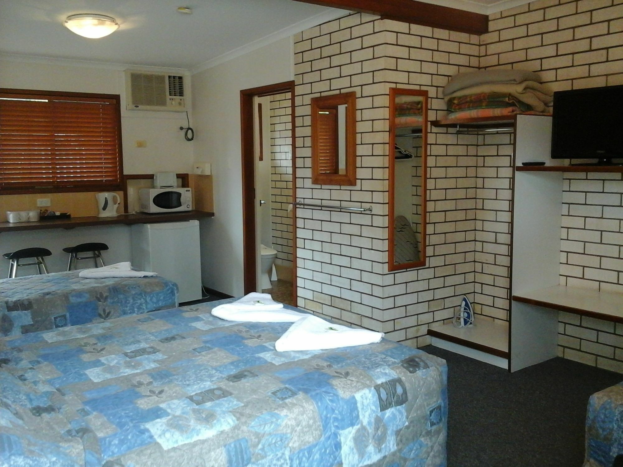 Emerald Tower Motor Inn المظهر الخارجي الصورة